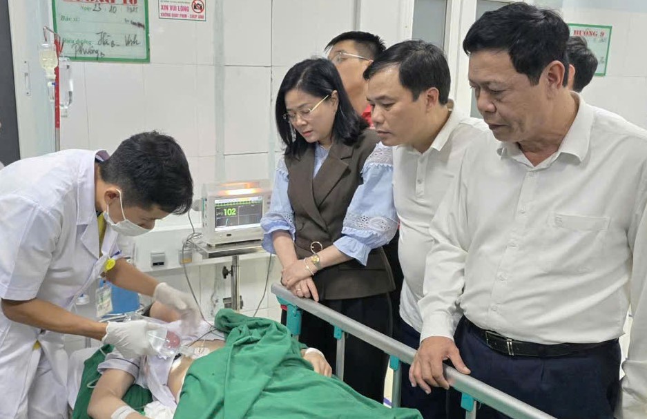 Vụ cầm dao đâm 7 người trong bệnh viện: Nữ điều dưỡng bị đâm nhiều nhát, nguy hiểm tính mạng- Ảnh 1.