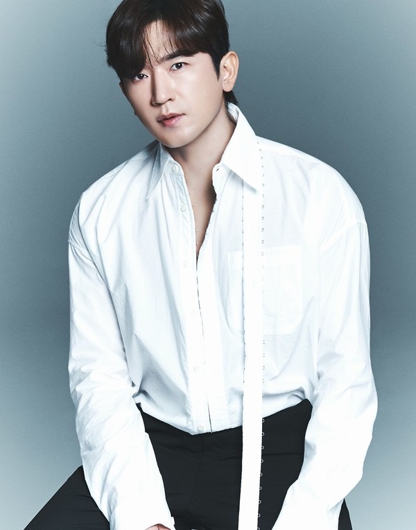 Vụ nam ca sĩ chi tiền tỷ 