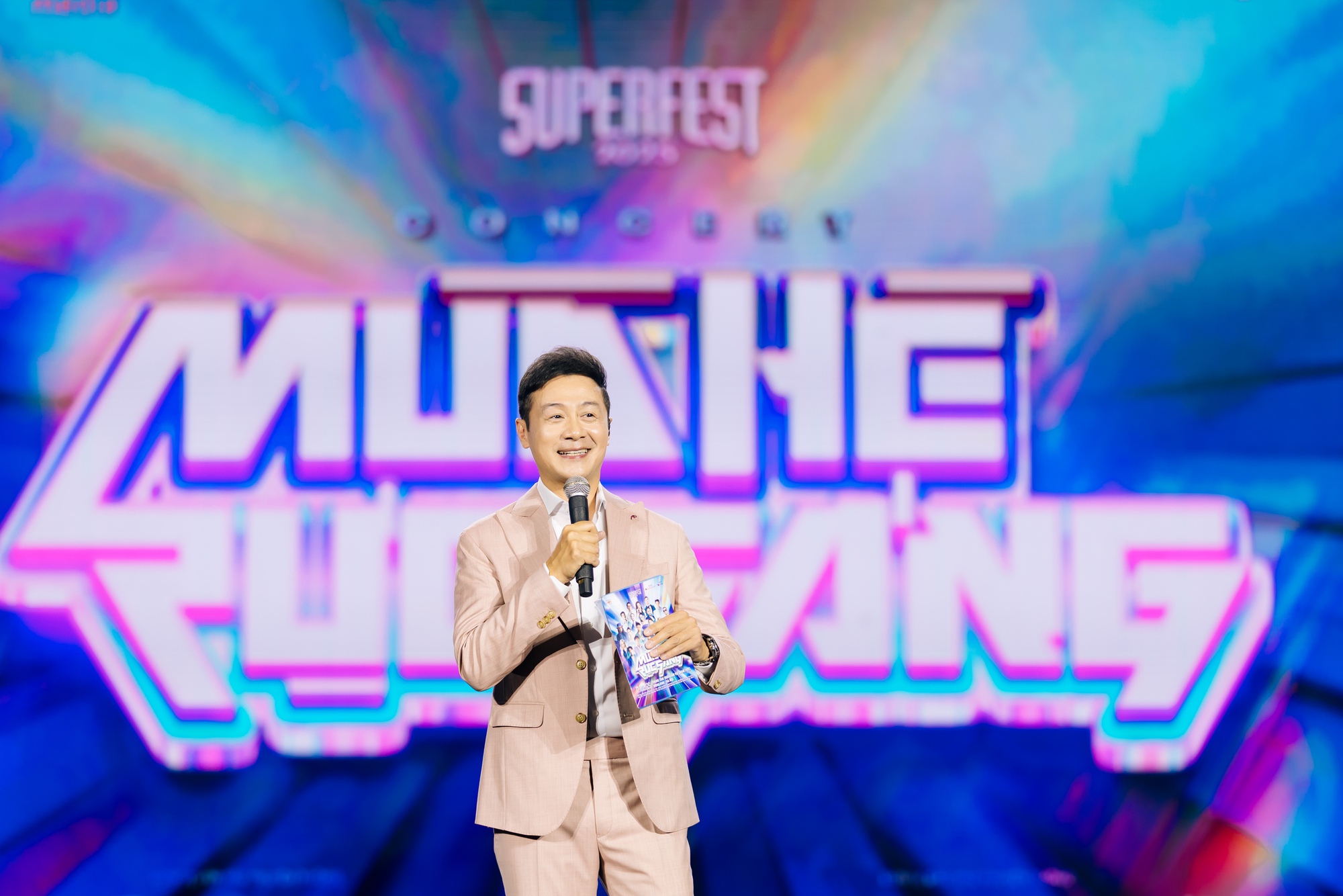SUPERFEST 2025 “thắp sáng” Thủ đô: Anh Tài - Chị Đẹp hội tụ, hàng chục nghìn người cháy hết mình trong đại tiệc âm nhạc lớn nhất tháng 10- Ảnh 18.