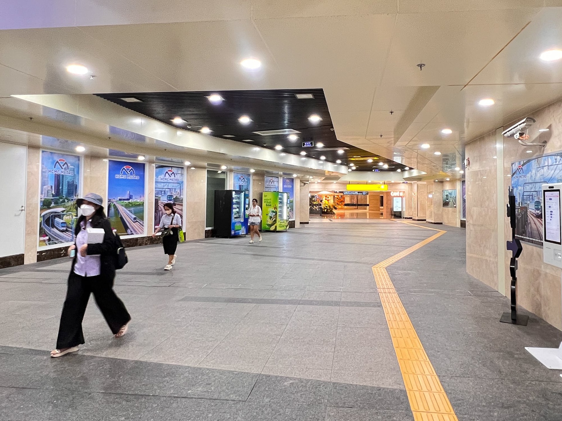 Ngắm tòa nhà đầu tiên kết nối với ga metro: Nơi Hermès, Dior, Bvlgari hội tụ, từng 'nằm trong tay' tỷ phú Phạm Nhật Vượng- Ảnh 3.