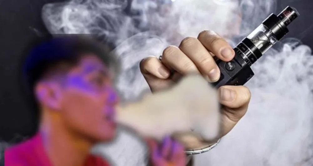 Thiếu niên 15 tuổi co giật, tổn thương não sau khi hút thuốc lá điện tử chứa ma túy- Ảnh 2.