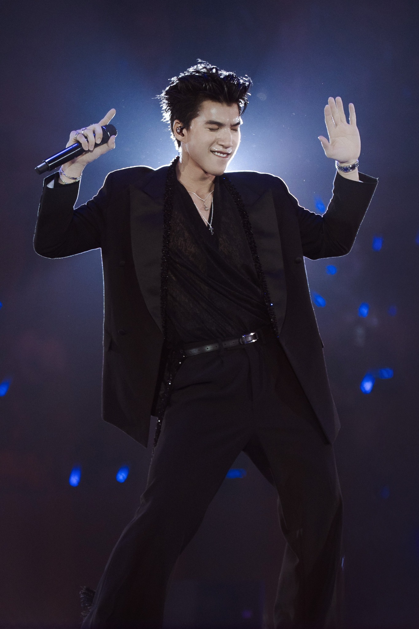 HIEUTHUHAI - SOOBIN ai hot hơn?- Ảnh 9. HIEUTHUHAI - SOOBIN ai hot hơn?- Ảnh 9.