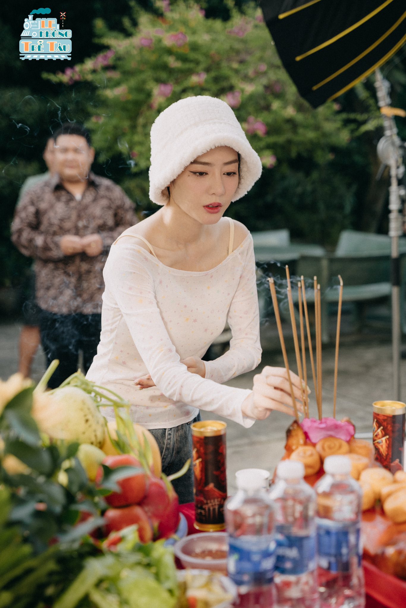 Kim Nhã BB&BG xuống tóc, mặc áo nâu sòng gây bất ngờ- Ảnh 6.