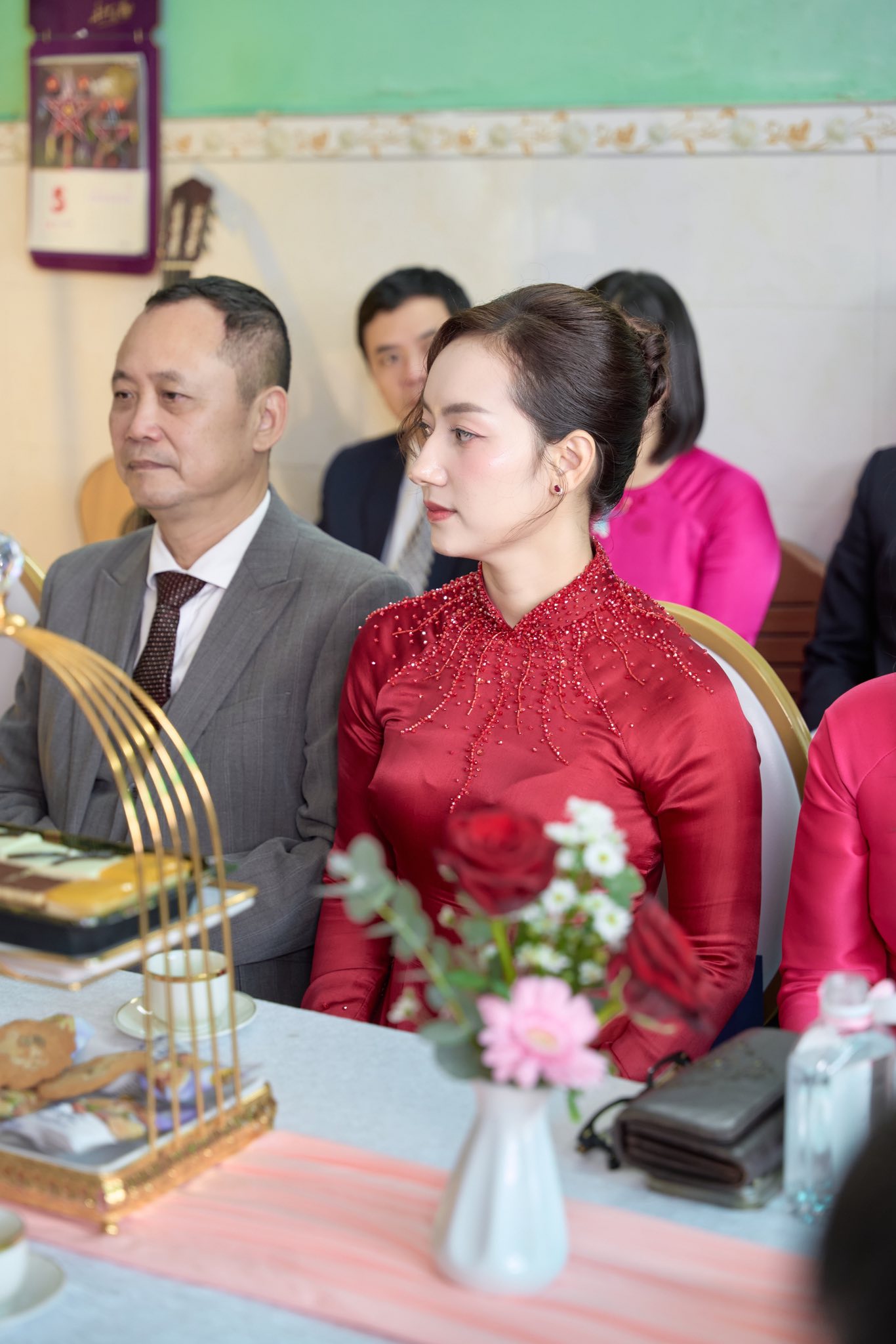 "Mẹ chồng trẻ nhất nước", giống diễn viên Phương Anh Đào: Danh tính hé lộ điều thú vị- Ảnh 3. "Mẹ chồng trẻ nhất nước", giống diễn viên Phương Anh Đào: Danh tính hé lộ điều thú vị- Ảnh 3.