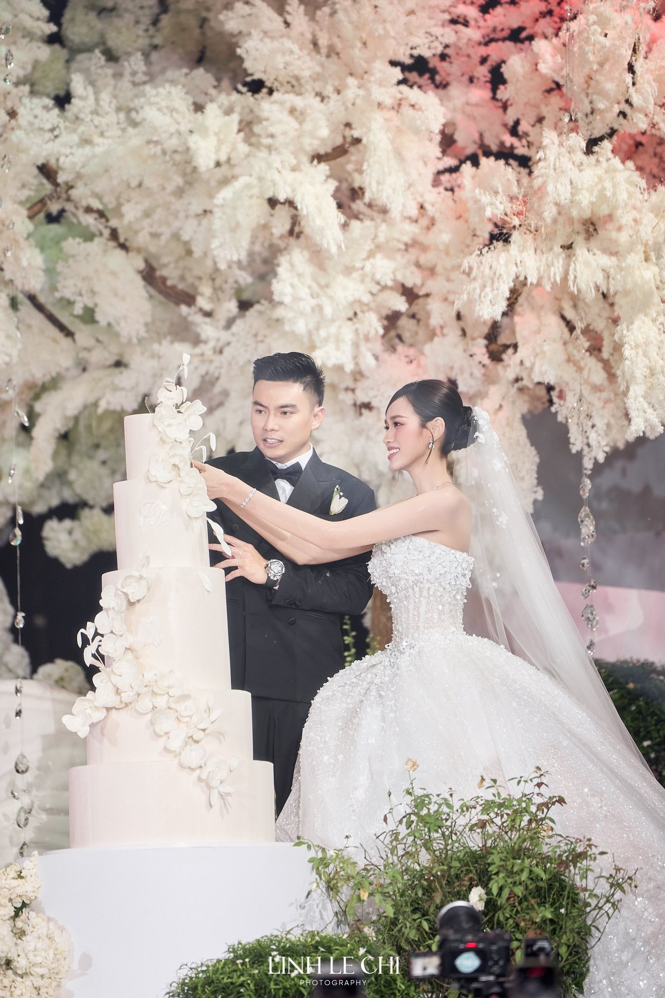 Điều Viết Vương - chồng Hoa hậu Đỗ Hà không còn muốn che giấu nữa- Ảnh 1. Điều Viết Vương - chồng Hoa hậu Đỗ Hà không còn muốn che giấu nữa- Ảnh 1.