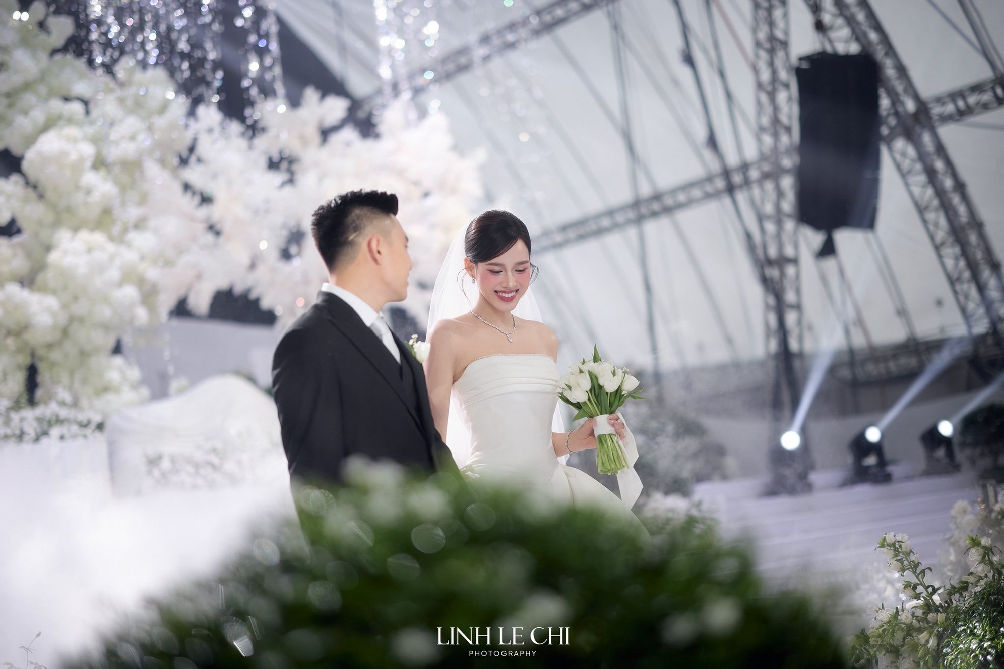 Điều Viết Vương - chồng Hoa hậu Đỗ Hà không còn muốn che giấu nữa- Ảnh 12. Điều Viết Vương - chồng Hoa hậu Đỗ Hà không còn muốn che giấu nữa- Ảnh 12.