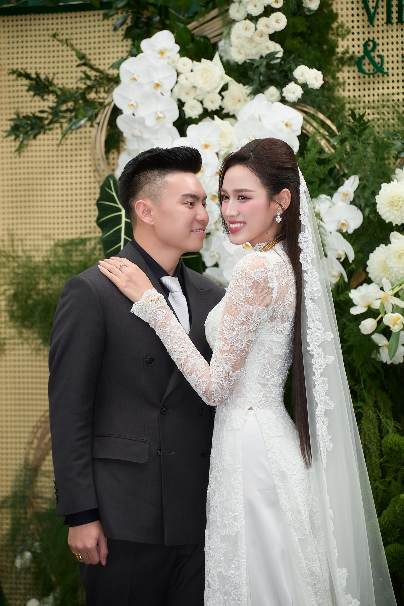 Điều Viết Vương - chồng Hoa hậu Đỗ Hà không còn muốn che giấu nữa- Ảnh 10. Điều Viết Vương - chồng Hoa hậu Đỗ Hà không còn muốn che giấu nữa- Ảnh 10.
