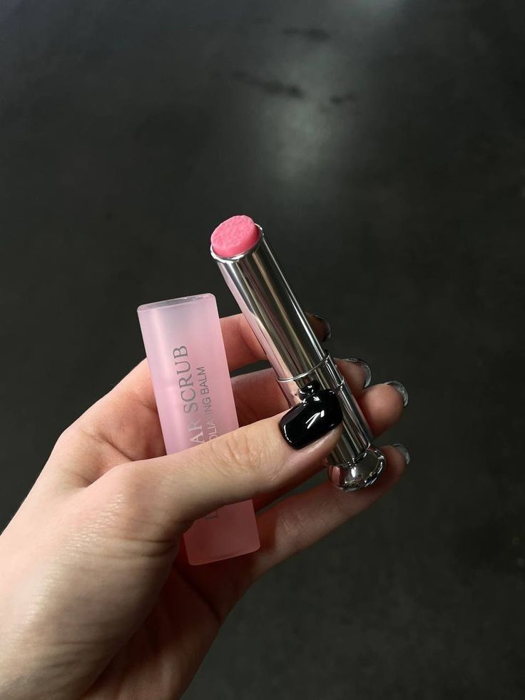 Vouge gọi tên 8 tẩy da chết giúp bạn "đổi đời" đôi môi thâm, khô như ngói- Ảnh 5.