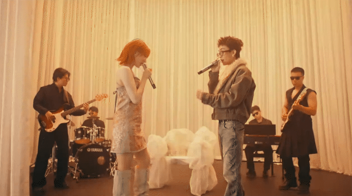 Ca khúc hot nhất Vpop lúc này: Cặp đôi cách nhau 14 tuổi hát cực tình, không MV tiền tỷ vẫn leo thẳng top 1!- Ảnh 2.