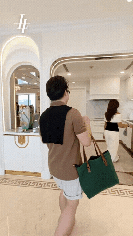 Căn chung cư 4 phòng ngủ giá 62 tỷ đồng khiến dân tình choáng váng: View thẳng ra Nhà thờ Đức Bà, riêng phòng khách đã rộng ngang 1 căn hộ tầm trung- Ảnh 16.