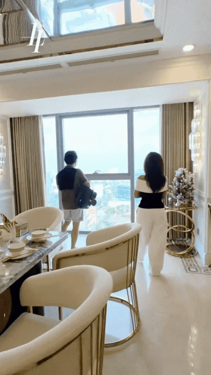 Căn chung cư 4 phòng ngủ giá 62 tỷ đồng khiến dân tình choáng váng: View thẳng ra Nhà thờ Đức Bà, riêng phòng khách đã rộng ngang 1 căn hộ tầm trung- Ảnh 6.