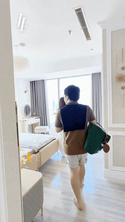 Căn chung cư 4 phòng ngủ giá 62 tỷ đồng khiến dân tình choáng váng: View thẳng ra Nhà thờ Đức Bà, riêng phòng khách đã rộng ngang 1 căn hộ tầm trung- Ảnh 9.