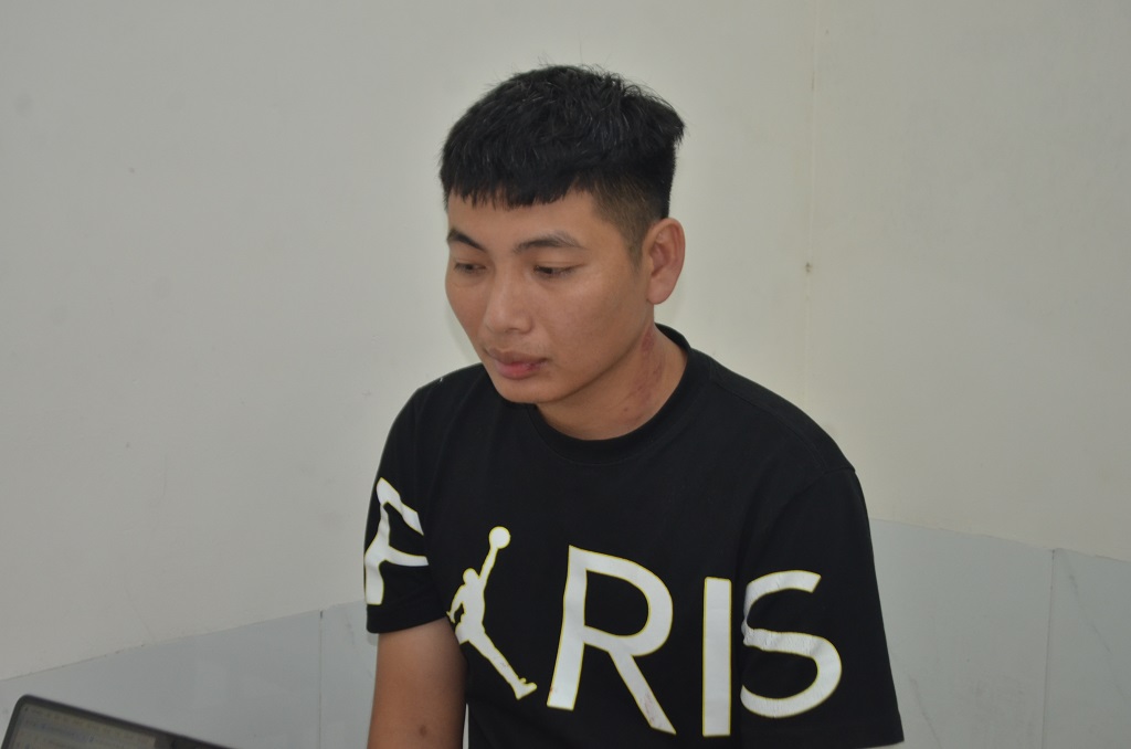 Lời khai gây phẫn nộ của Bàn Văn Vỹ - đối tượng dùng dao tấn công khiến nhiều người bị thương tại Bệnh viện Sản Nhi Nghệ An- Ảnh 1. Lời khai gây phẫn nộ của Bàn Văn Vỹ - đối tượng dùng dao tấn công khiến nhiều người bị thương tại Bệnh viện Sản Nhi Nghệ An- Ảnh 1.