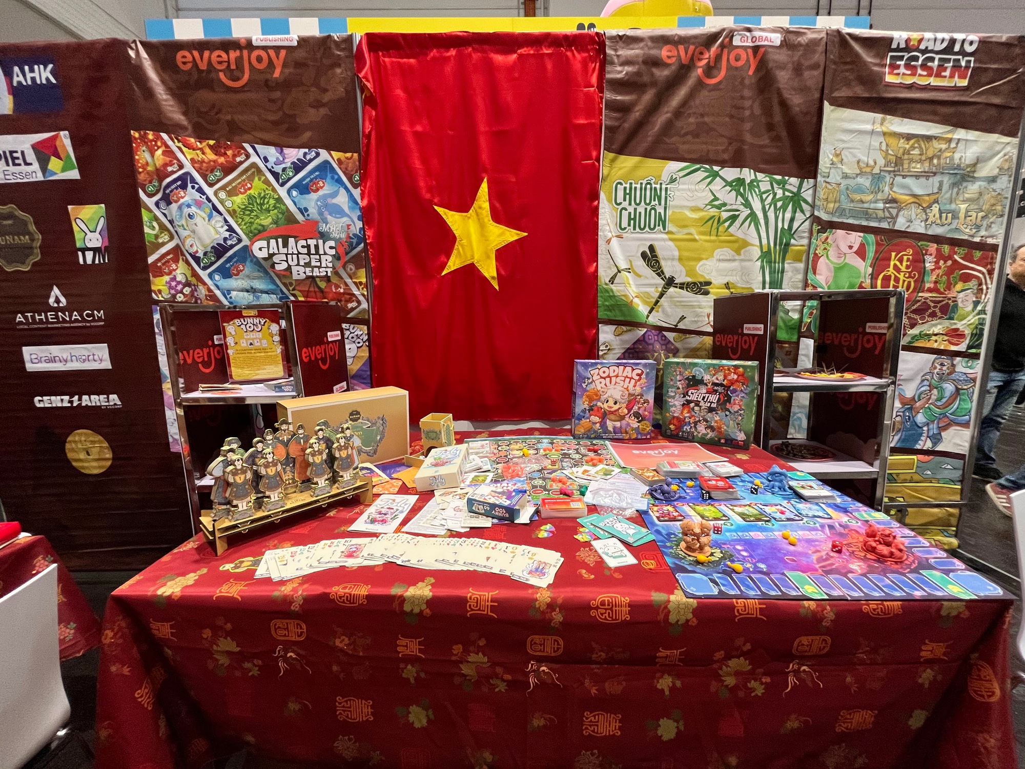 Everjoy Publishing tại SPIEL Essen 2025: Hành trình văn hoá Việt Nam giữa trái tim ngành board game thế giới- Ảnh 1. Everjoy Publishing tại SPIEL Essen 2025: Hành trình văn hoá Việt Nam giữa trái tim ngành board game thế giới- Ảnh 1.