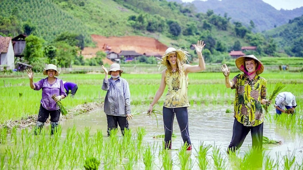 Việt Nam có thêm 1 làng được Tổ chức Du lịch Liên hợp quốc vinh danh “tốt nhất thế giới”: Cách Hà Nội chỉ 150km, khách Tây đến luôn “xuống nước” xin làm 1 điều- Ảnh 7.