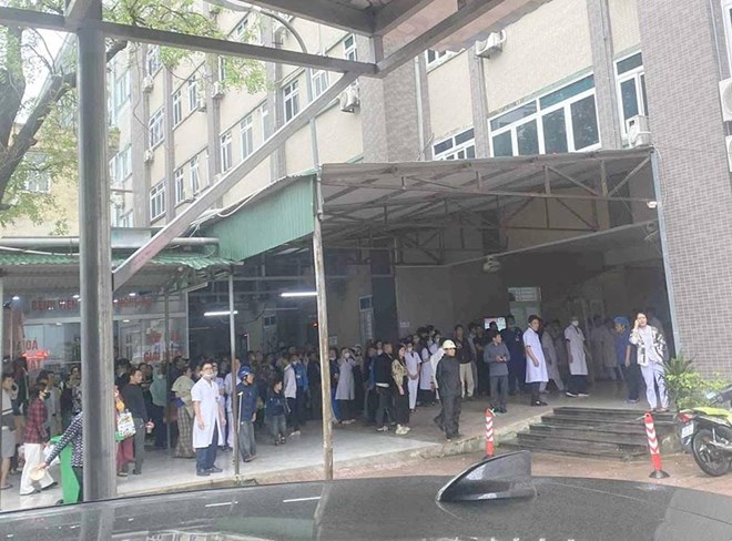 Đối tượng đâm 7 người bị thương trong viện: Vợ tiết lộ hành động mời nước của chồng trước khi gây án- Ảnh 1.