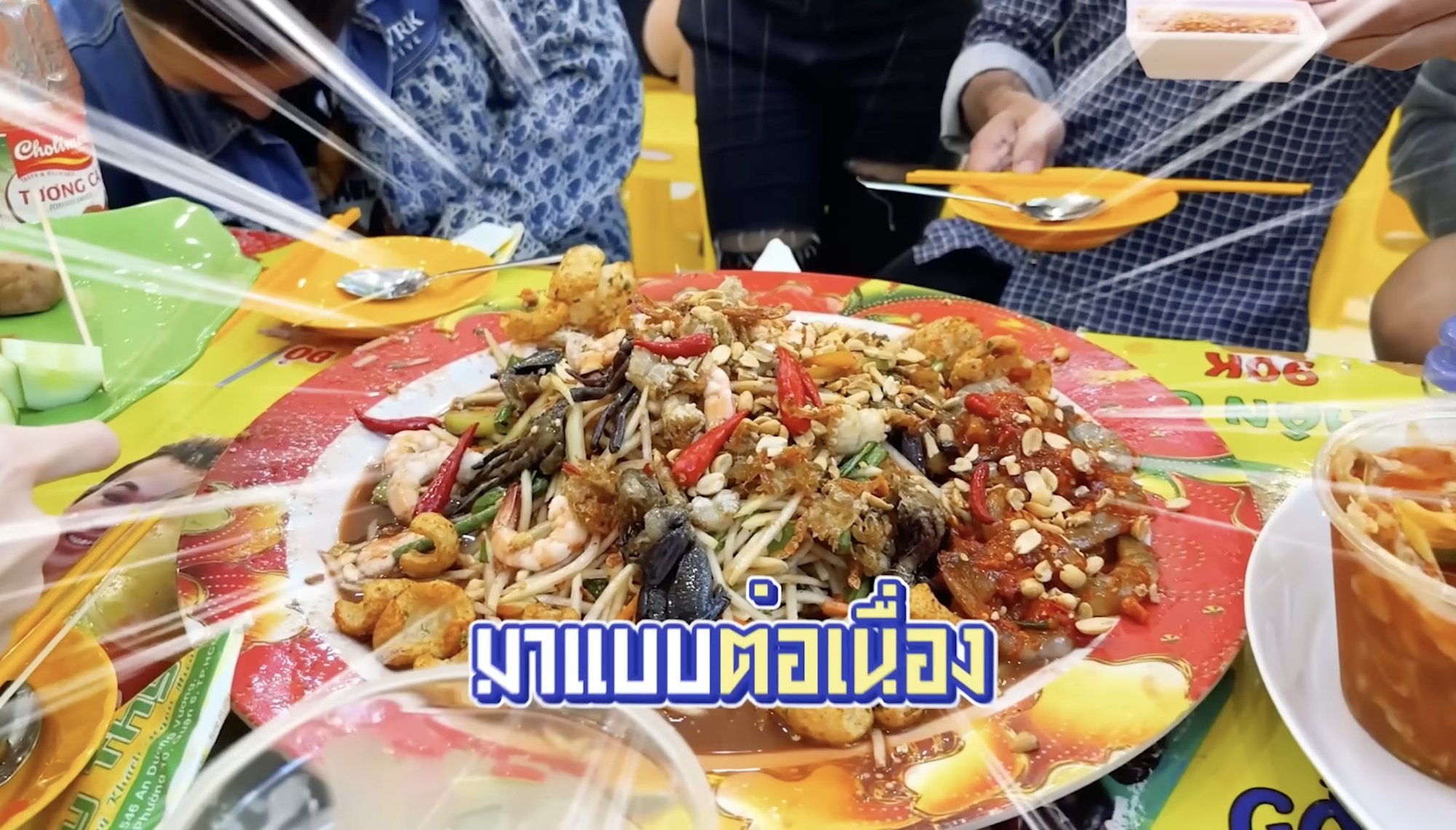 Nữ hoàng chuyển giới phải sang tận Việt Nam để được thử món "hằng đêm nhớ nhung"- Ảnh 4.