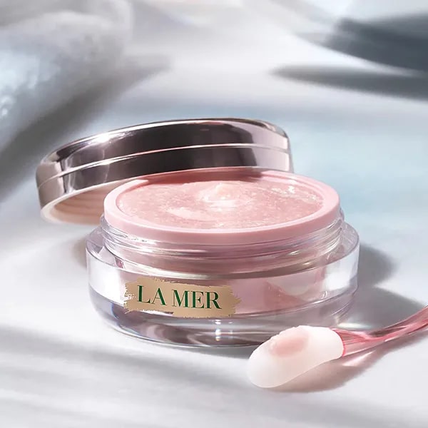 Vouge gọi tên 8 tẩy da chết giúp bạn "đổi đời" đôi môi thâm, khô như ngói- Ảnh 6.