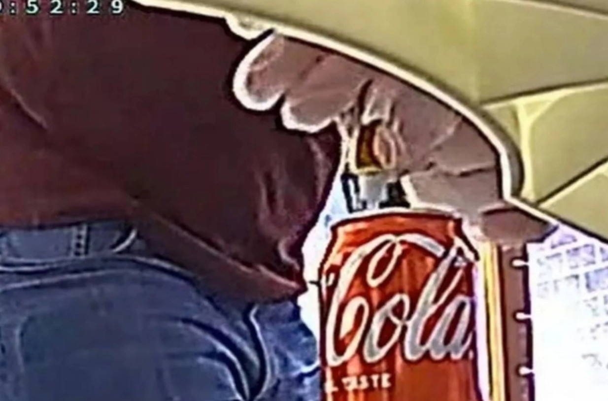 Uống nước trên công ty có vị lạ, cô gái lắp camera giấu kín thì phát hiện sự thật kinh hoàng: Cái chết chỉ còn cách 1mm- Ảnh 2.