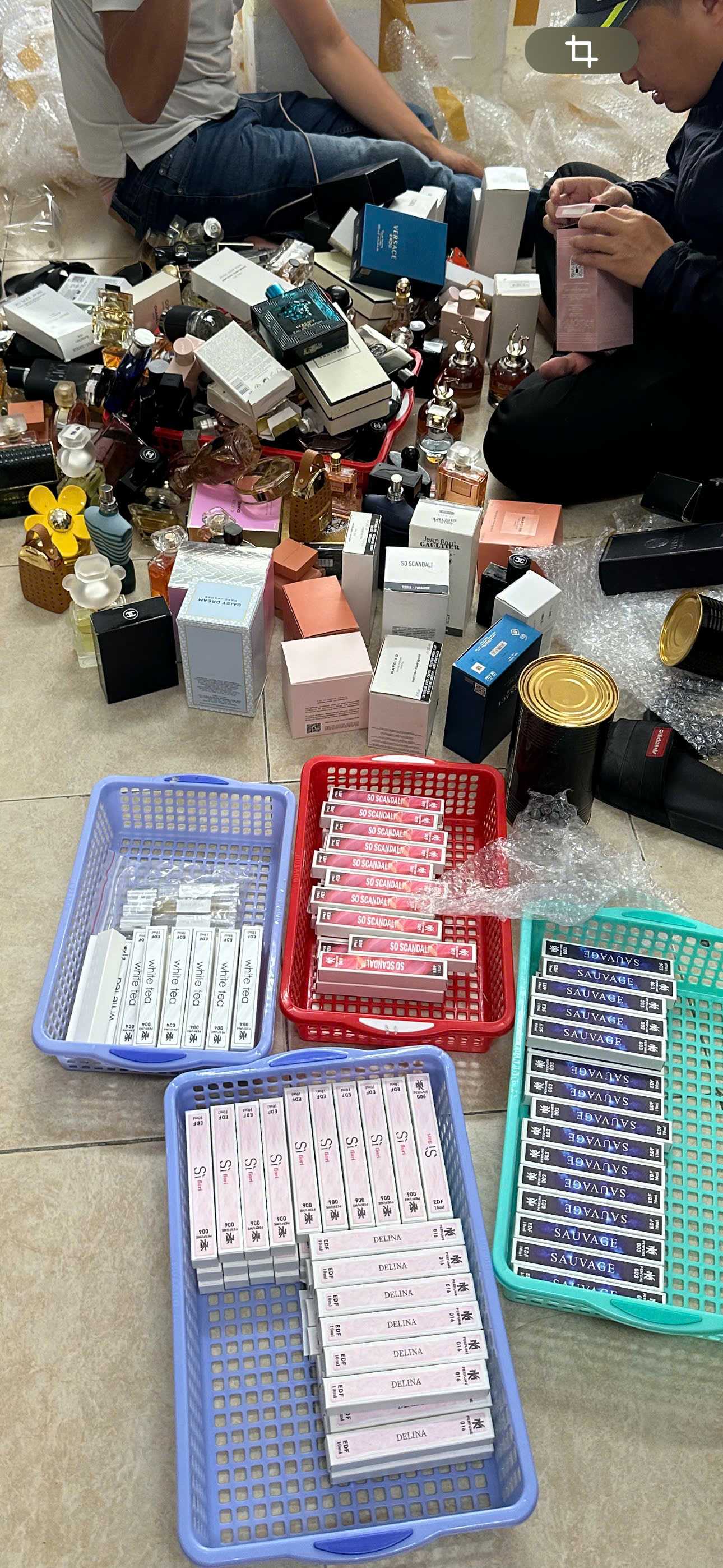 Bên trong công xưởng làm ăn phi pháp của Giám đốc Công ty Nguyên Hương- Ảnh 6. Bên trong công xưởng làm ăn phi pháp của Giám đốc Công ty Nguyên Hương- Ảnh 6.