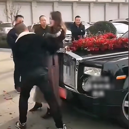 CLIP: Người yêu cũ thiếu gia đến phá đám cưới 