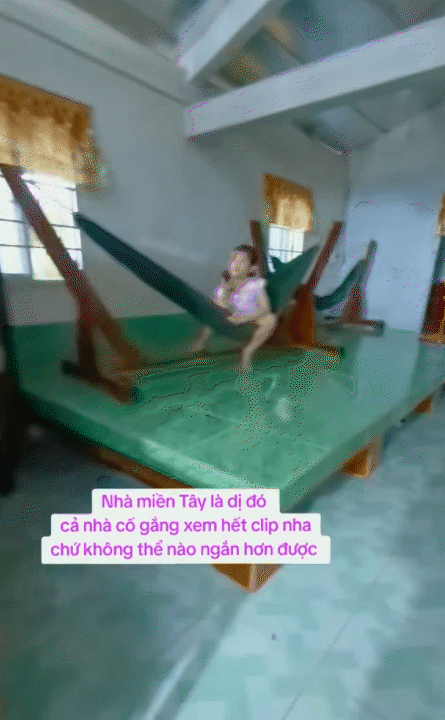 Độc lạ nhà miền Tây: Rộng như mê cung, gạch hoa mỗi phòng một kiểu, tiến vào khu bếp ai nấy đều  Độc lạ nhà miền Tây: Rộng như mê cung, gạch hoa mỗi phòng một kiểu, tiến vào khu bếp ai nấy đều