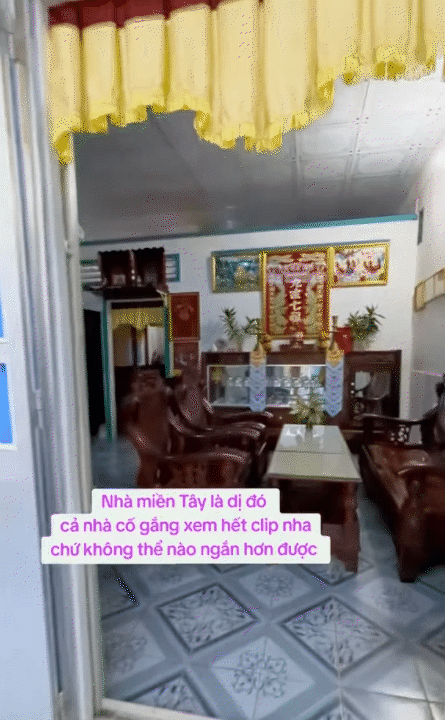 Độc lạ nhà miền Tây: Rộng như mê cung, gạch hoa mỗi phòng một kiểu, tiến vào khu bếp ai nấy đều  Độc lạ nhà miền Tây: Rộng như mê cung, gạch hoa mỗi phòng một kiểu, tiến vào khu bếp ai nấy đều