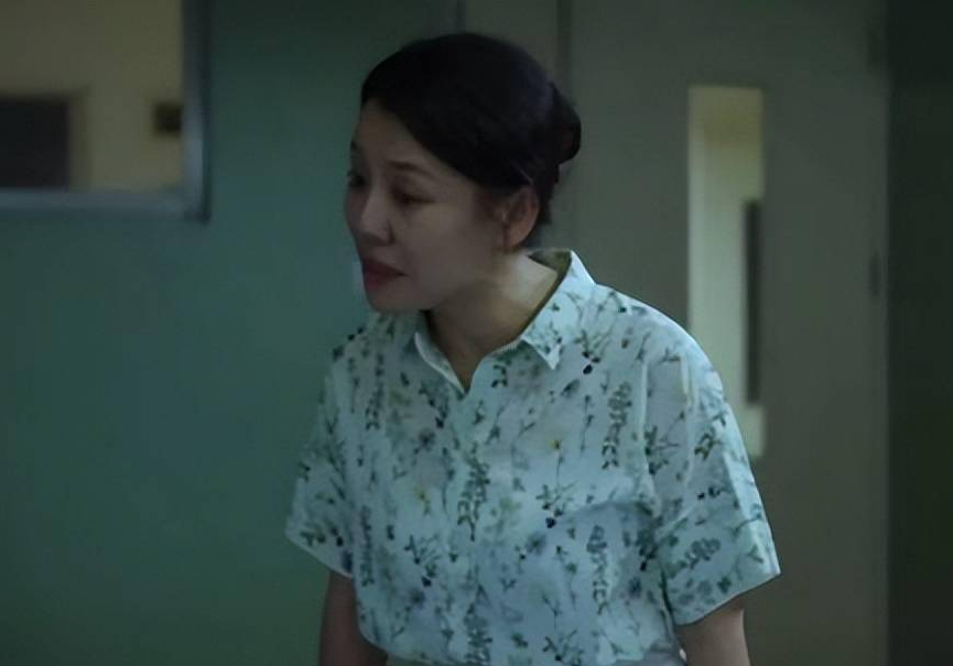 Nửa đ&ecirc;m nghe tiếng động 