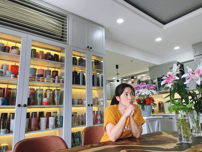 Cuộc sống bí ẩn của nữ nghệ sĩ đình đám giải nghệ ở tuổi 40, bị đồn cưới Phi Hùng- Ảnh 7. Cuộc sống bí ẩn của nữ nghệ sĩ đình đám giải nghệ ở tuổi 40, bị đồn cưới Phi Hùng- Ảnh 7.