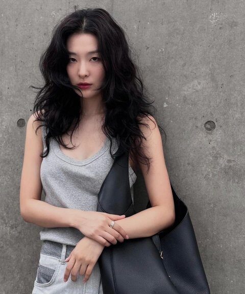 Danh tính 4  Danh tính 4