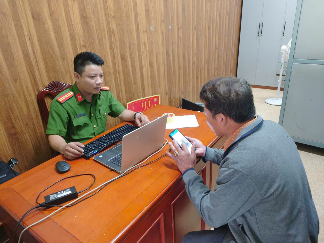 Thêm một thủ đoạn lừa đảo tinh vi qua Zalo, công an cảnh báo người dân cần đề cao cảnh giác- Ảnh 1. Thêm một thủ đoạn lừa đảo tinh vi qua Zalo, công an cảnh báo người dân cần đề cao cảnh giác- Ảnh 1.