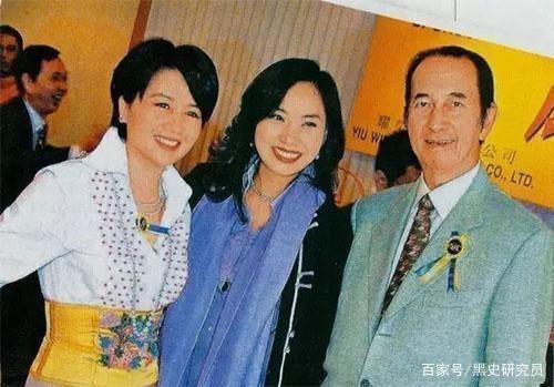 Cái kết ngỡ ngàng của “bom sex” dám “mạo phạm” với tỷ phú 70 tuổi- Ảnh 8. Cái kết ngỡ ngàng của “bom sex” dám “mạo phạm” với tỷ phú 70 tuổi- Ảnh 8.