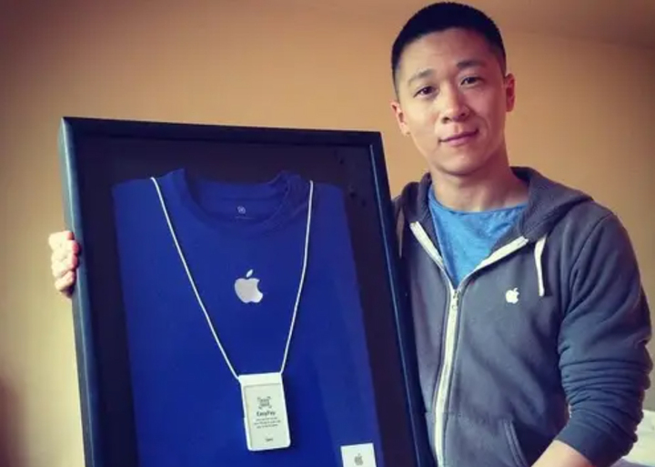 Cựu nhân viên Apple khốn khổ vì tên thật là Sam Sung- Ảnh 1. Cựu nhân viên Apple khốn khổ vì tên thật là Sam Sung- Ảnh 1.
