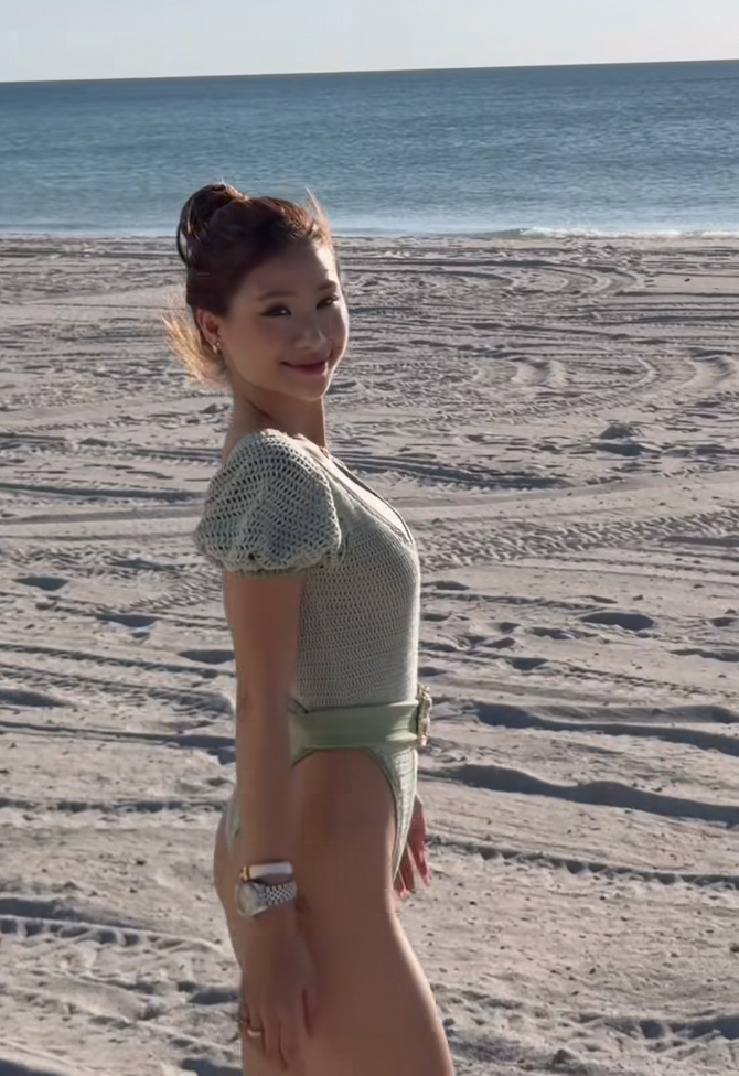 Louis Phạm diện bikini nóng bỏng, khẳng định đã xin lỗi bạn trai Việt kiều sau video hôn trai lạ gây xôn xao- Ảnh 7. Louis Phạm diện bikini nóng bỏng, khẳng định đã xin lỗi bạn trai Việt kiều sau video hôn trai lạ gây xôn xao- Ảnh 7.
