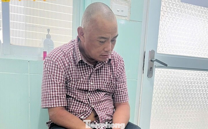 Đại úy Công an bị thương khi giải cứu cháu nhỏ bị đối tượng kề dao vào cổ- Ảnh 1. Đại úy Công an bị thương khi giải cứu cháu nhỏ bị đối tượng kề dao vào cổ- Ảnh 1.
