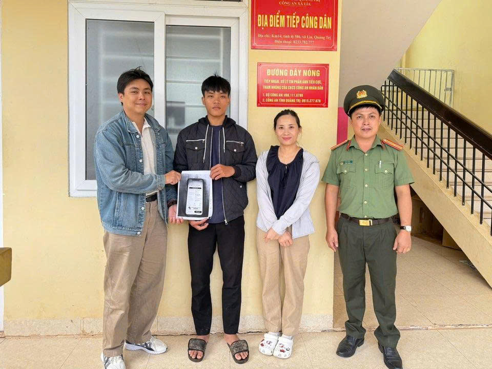 Nam thanh niên bất ngờ nhận được 879 lượt chuyển tiền với nội dung thưởng năng suất- Ảnh 1. Nam thanh niên bất ngờ nhận được 879 lượt chuyển tiền với nội dung thưởng năng suất- Ảnh 1.