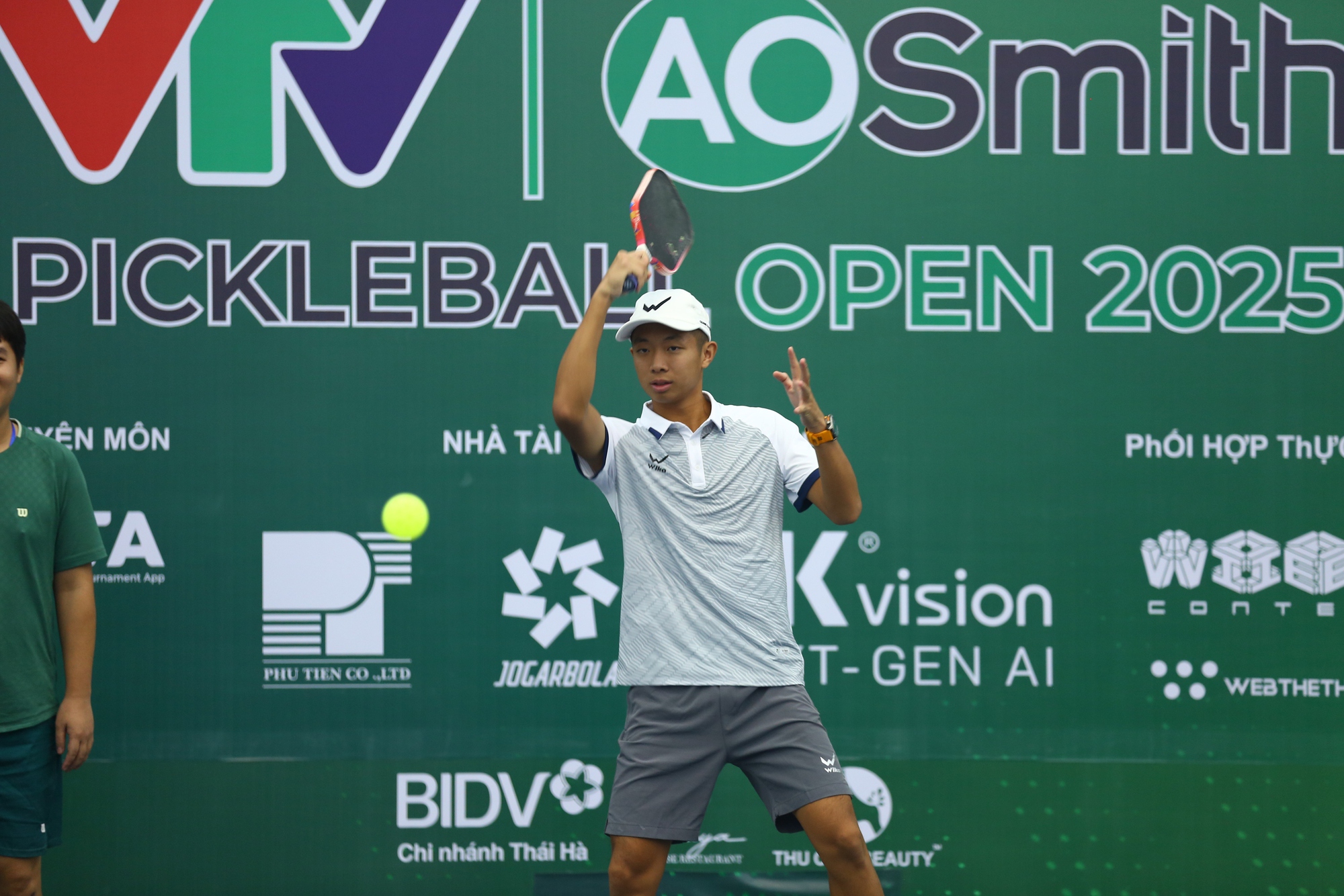 Quang Dương đấu giá vợt pickleball, cùng sao Việt quyên góp gần 200 triệu cho trẻ em mắc bệnh tim- Ảnh 2. Quang Dương đấu giá vợt pickleball, cùng sao Việt quyên góp gần 200 triệu cho trẻ em mắc bệnh tim- Ảnh 2.