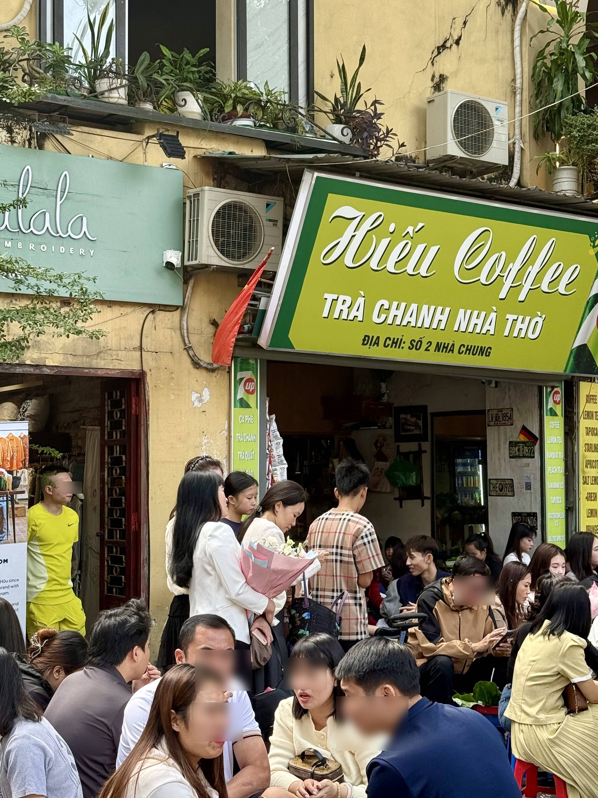 Clip tóm tắt mùa thu Nhà Thờ hôm nay: Quá đông!- Ảnh 8. Clip tóm tắt mùa thu Nhà Thờ hôm nay: Quá đông!- Ảnh 8.