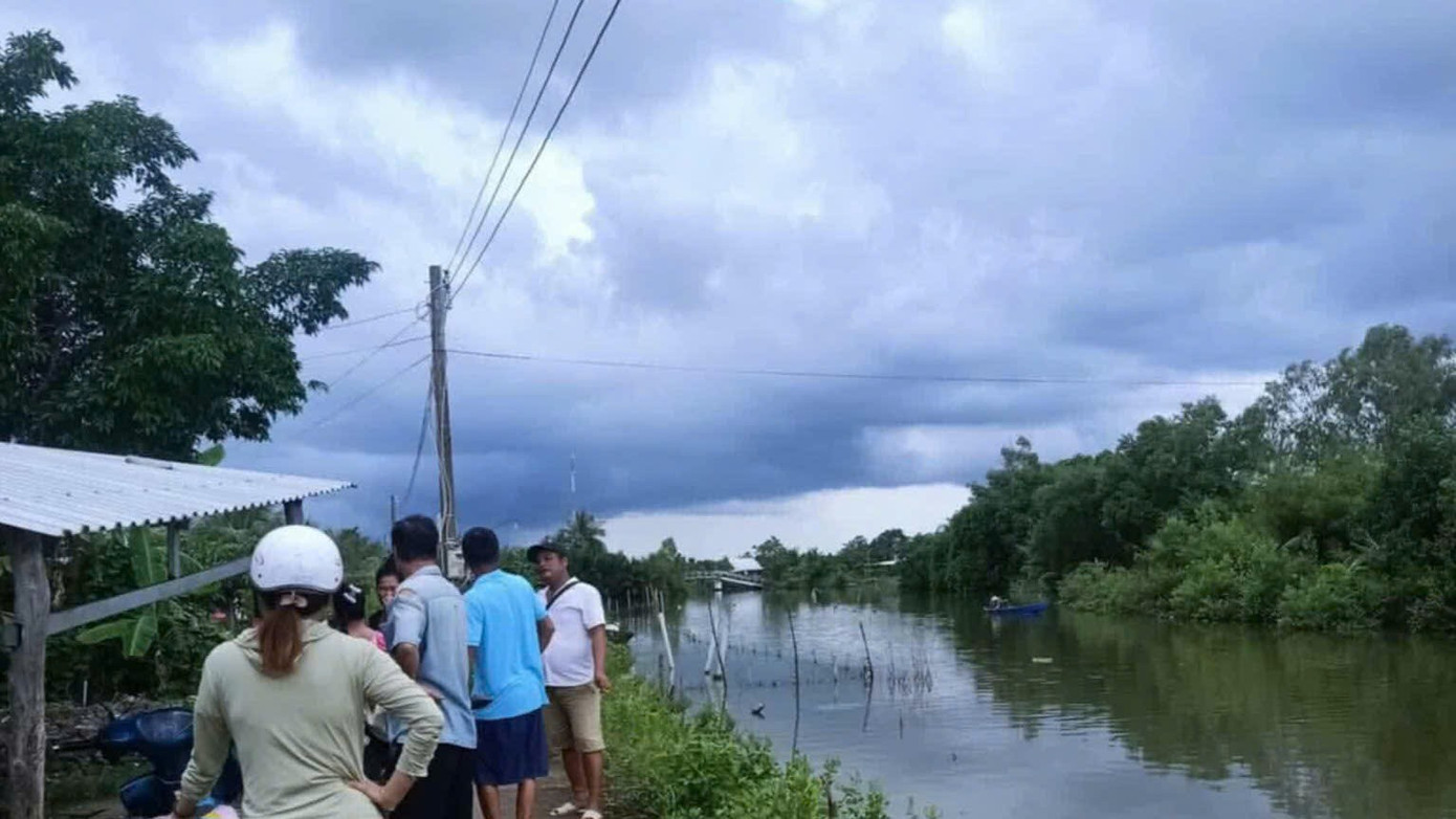 Bé gái 3 tuổi ở Cà Mau tử vong khi ngã xuống vuông tôm- Ảnh 1. Bé gái 3 tuổi ở Cà Mau tử vong khi ngã xuống vuông tôm- Ảnh 1.