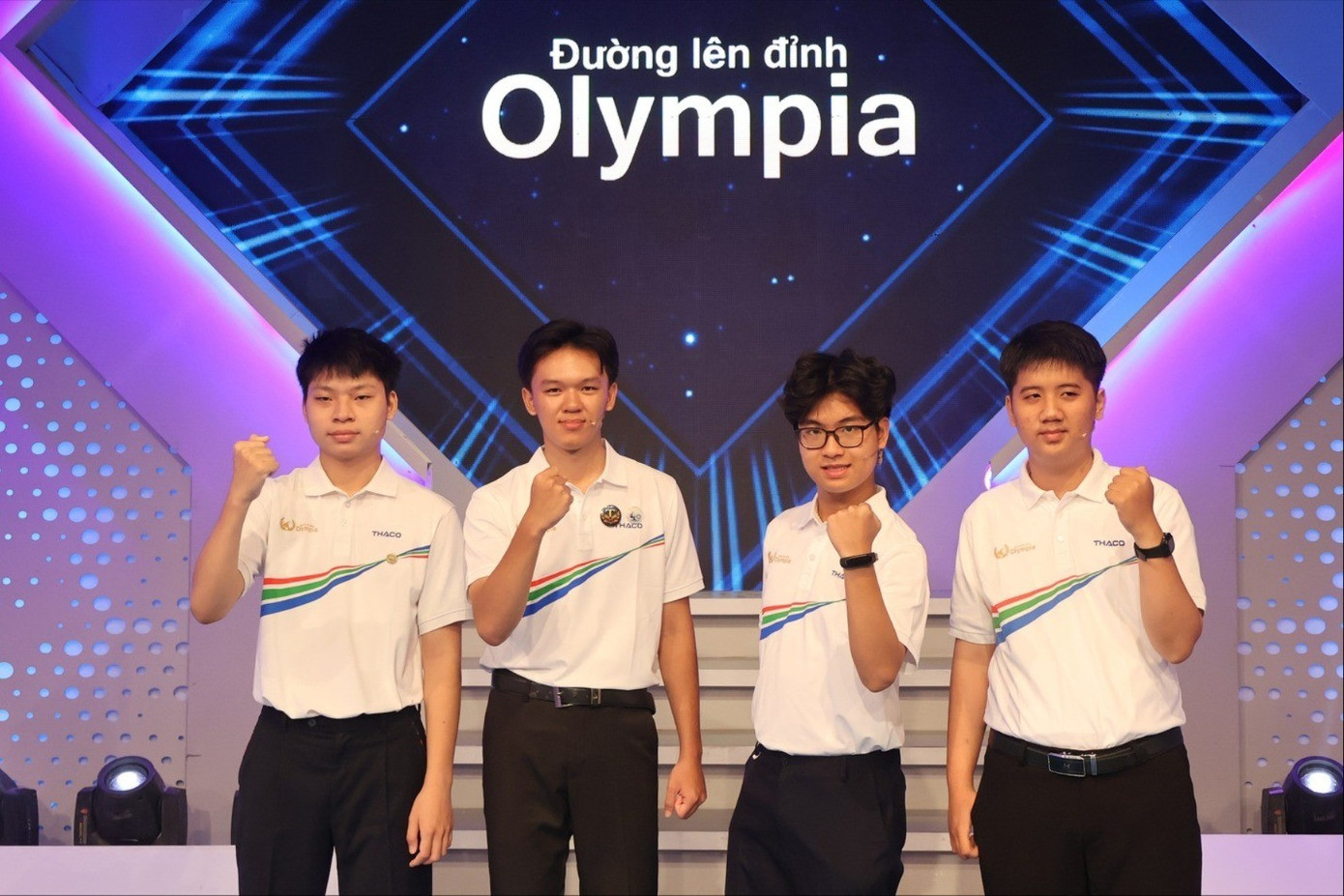 Màn chào sân đặc biệt của 4 ứng viên Vô địch Đường lên đỉnh Olympia 25- Ảnh 1. Màn chào sân đặc biệt của 4 ứng viên Vô địch Đường lên đỉnh Olympia 25- Ảnh 1.