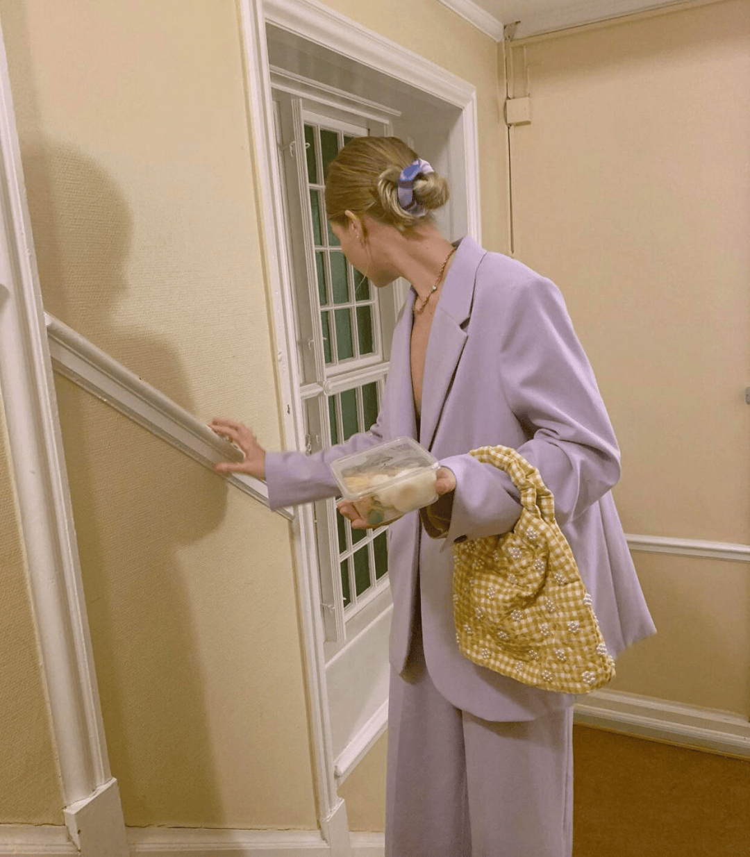 Học nhanh bốn cặp màu "chuẩn Pháp" để diện từ công sở đến cà phê cuối tuần vẫn xịn mịn- Ảnh 9.