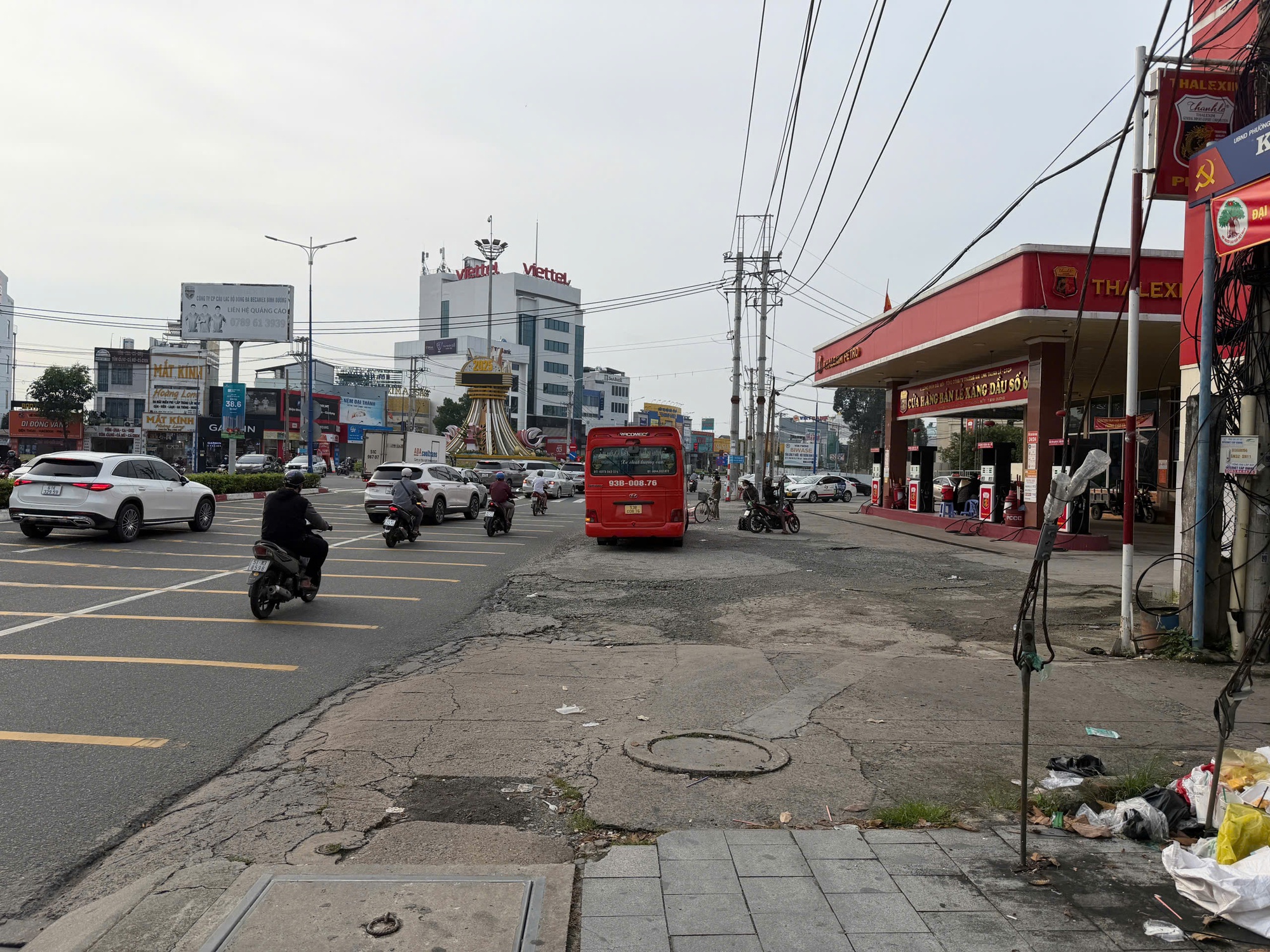 Vụ án mạng khó tin xảy ra tại một cây xăng ở TP HCM- Ảnh 1. Vụ án mạng khó tin xảy ra tại một cây xăng ở TP HCM- Ảnh 1.