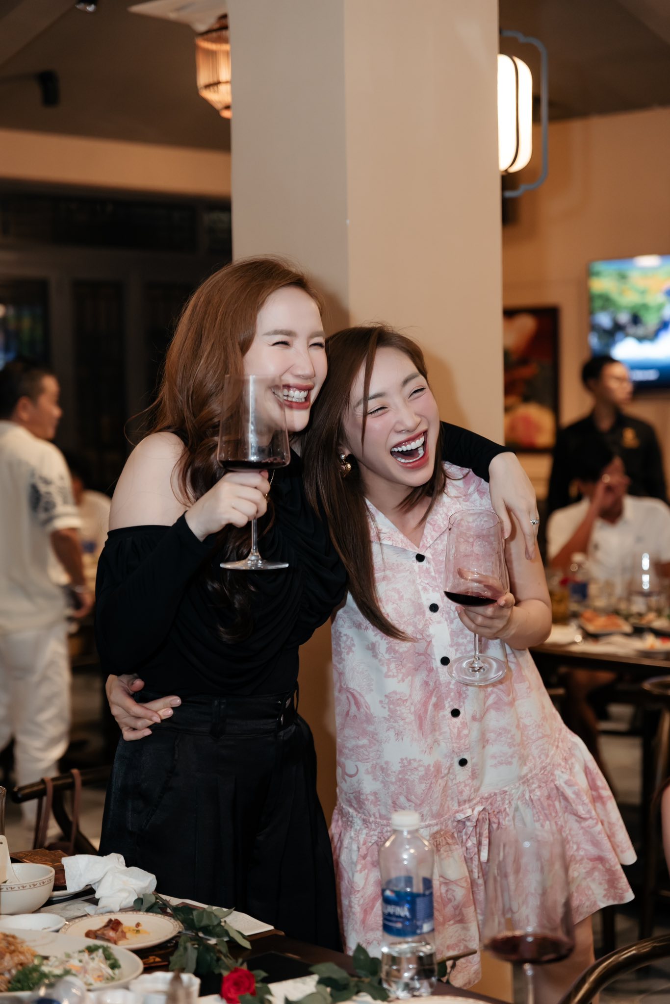 Ca sĩ Bảo Thy tuổi 36 da trắng muốt, sau sinh bị thay đổi nội tiết tố cũng chẳng xi nhê nhờ có 3 "vũ khí"- Ảnh 2. Ca sĩ Bảo Thy tuổi 36 da trắng muốt, sau sinh bị thay đổi nội tiết tố cũng chẳng xi nhê nhờ có 3 "vũ khí"- Ảnh 2.