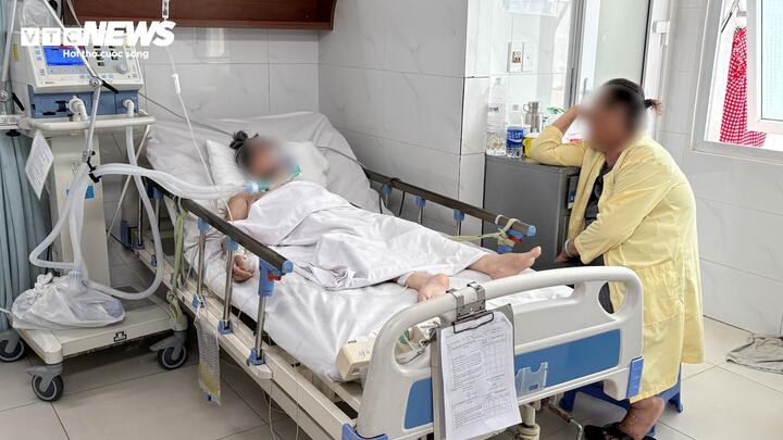 Số ca viêm đường hô hấp tăng mạnh ở TP.HCM, nhiều người phải thở máy- Ảnh 2. Số ca viêm đường hô hấp tăng mạnh ở TP.HCM, nhiều người phải thở máy- Ảnh 2.