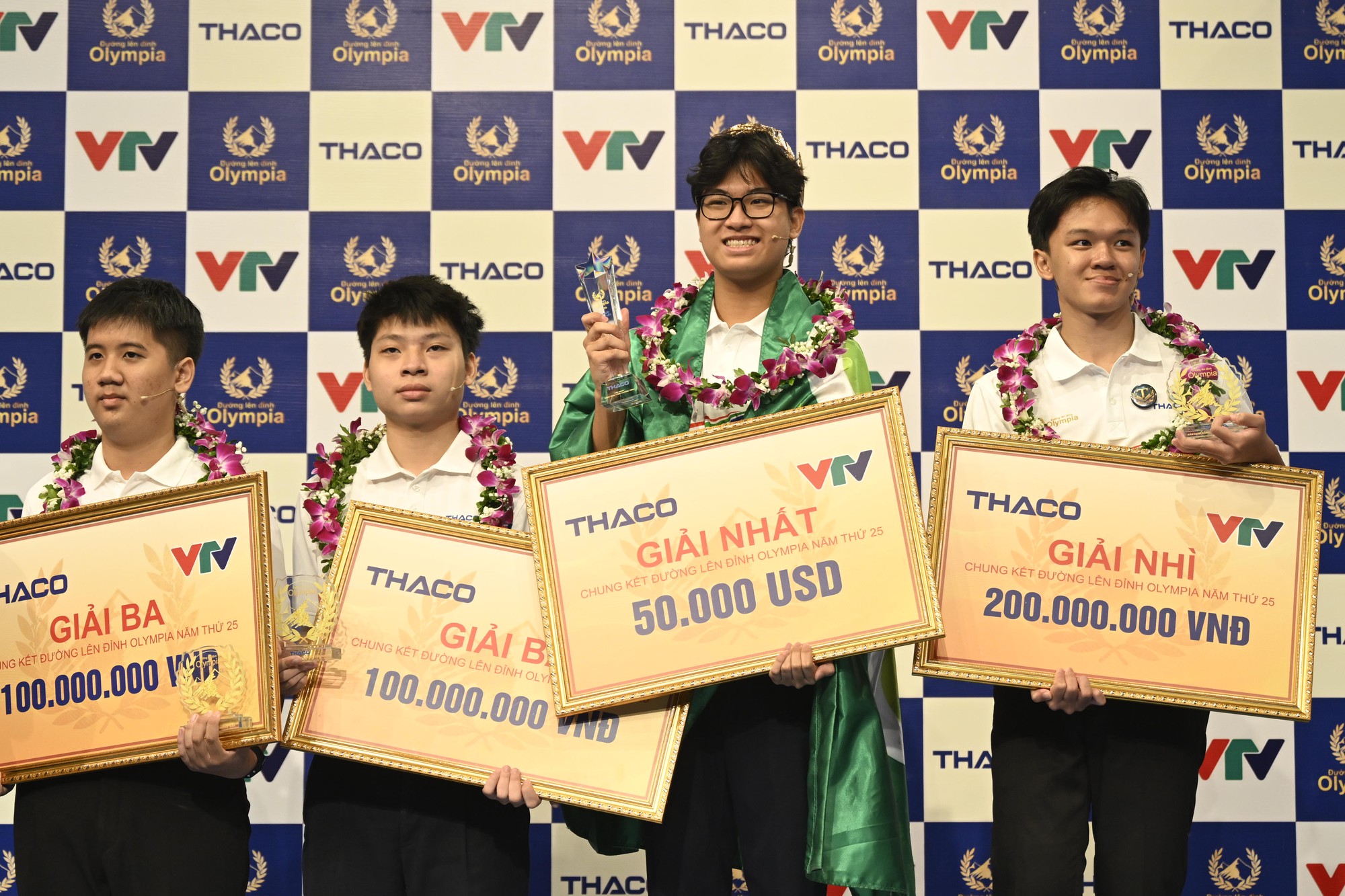 Bảo Khánh vô địch Olympia, thêm một lần nữa Ams chứng minh: Đây là "lò luyện nhân tài" số 1 Việt Nam- Ảnh 3. Bảo Khánh vô địch Olympia, thêm một lần nữa Ams chứng minh: Đây là "lò luyện nhân tài" số 1 Việt Nam- Ảnh 3.