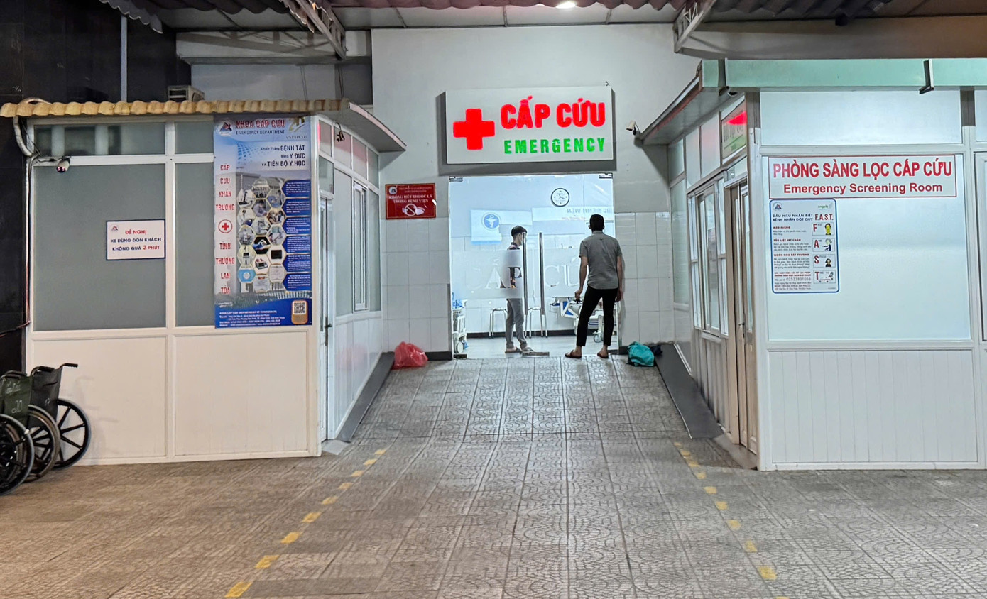 Hai anh em bán bánh dạo bị kẻ lạ mặt chặn đường, truy sát- Ảnh 2. Hai anh em bán bánh dạo bị kẻ lạ mặt chặn đường, truy sát- Ảnh 2.