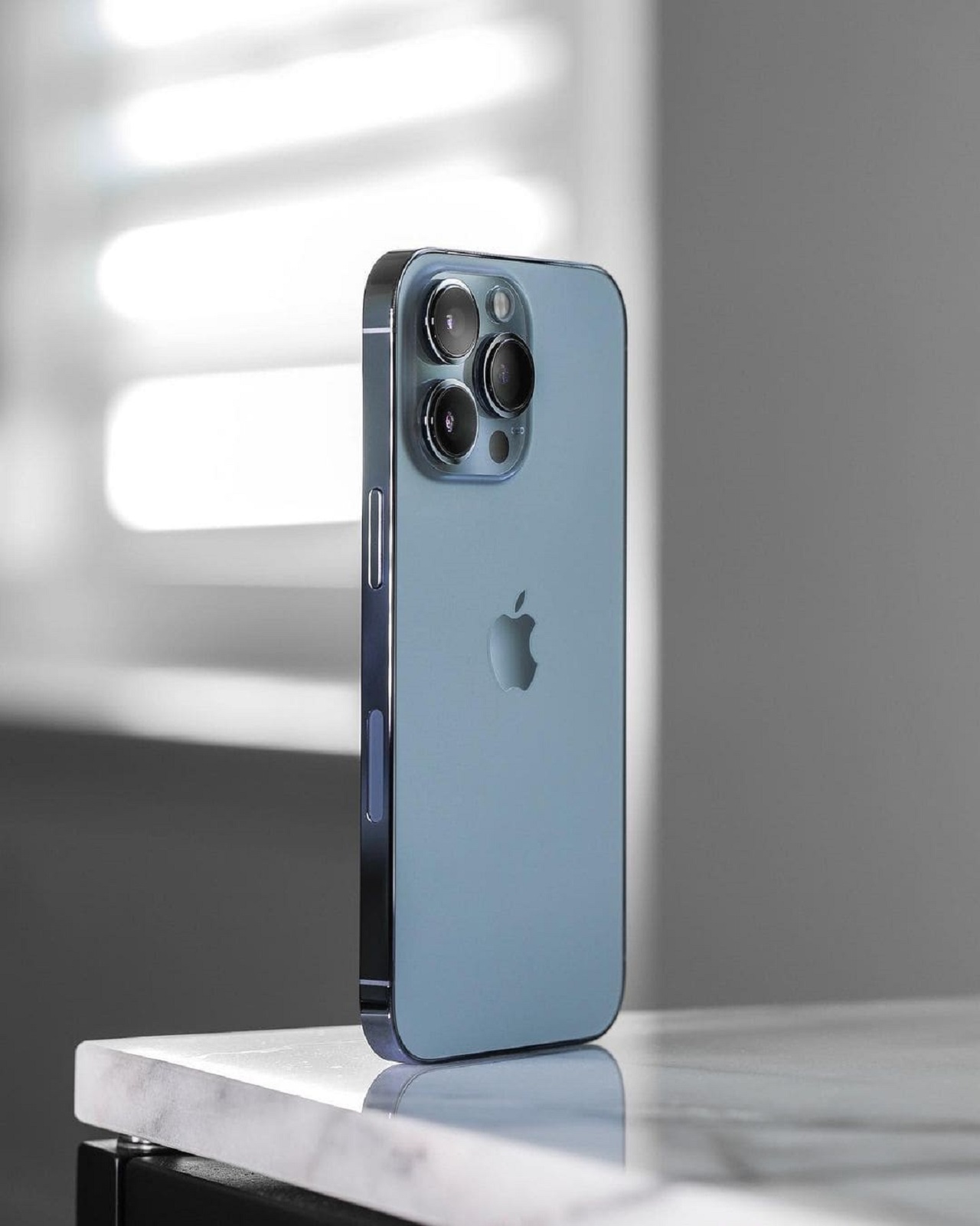 3 chiếc iPhone cũ đang giảm giá mạnh nhất hiện nay- Ảnh 1. 3 chiếc iPhone cũ đang giảm giá mạnh nhất hiện nay- Ảnh 1.
