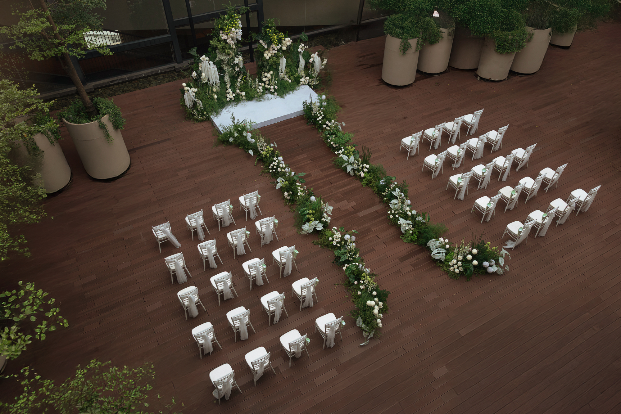 Đám cưới Á hậu Quỳnh Châu: Cô dâu lộ bụng lùm lùm, tiết lộ Đám cưới Á hậu Quỳnh Châu: Cô dâu lộ bụng lùm lùm, tiết lộ