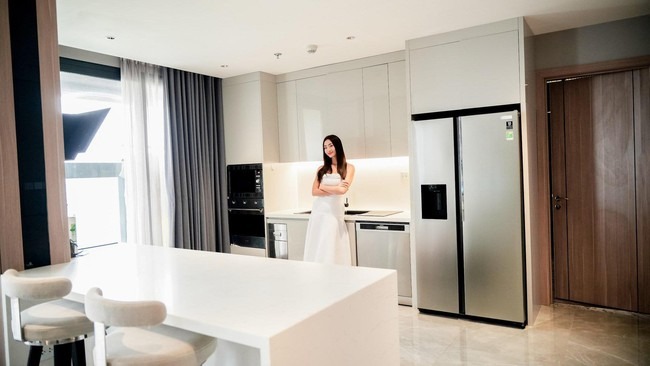 Lương Thuỳ Linh ở penthouse- Ảnh 8. Lương Thuỳ Linh ở penthouse- Ảnh 8.