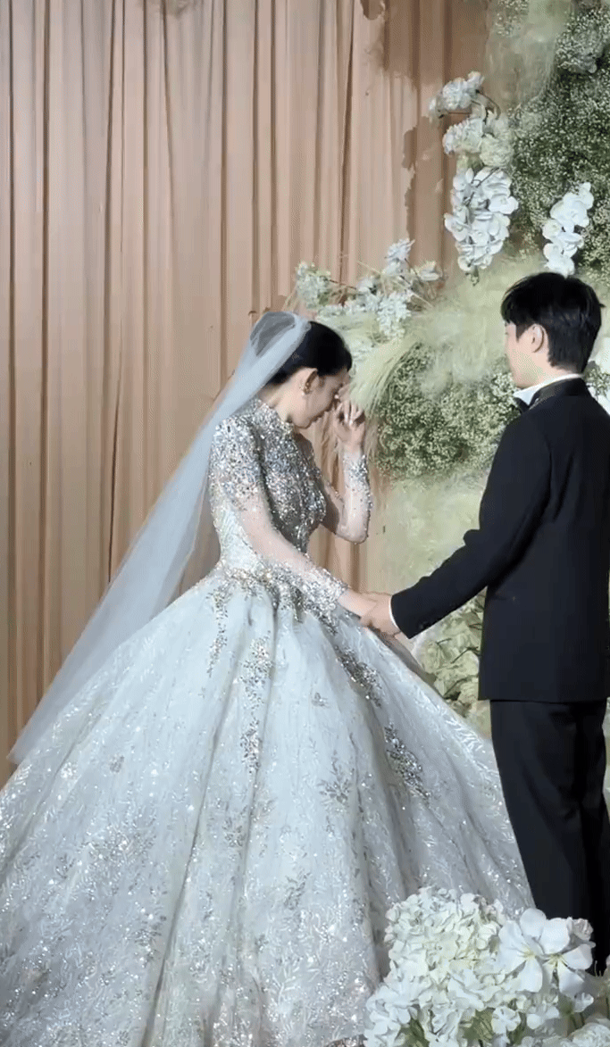 Em gái Chương Nhược Nam gây bão mạng, có 1 điểm giống hệt chị gái- Ảnh 7. Em gái Chương Nhược Nam gây bão mạng, có 1 điểm giống hệt chị gái- Ảnh 7.